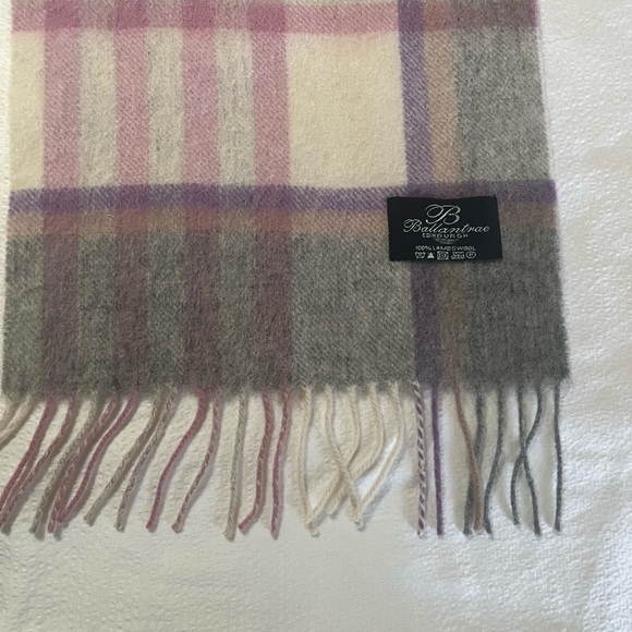 Ballantrae Lambswool Scarf - Picture 8 of 9